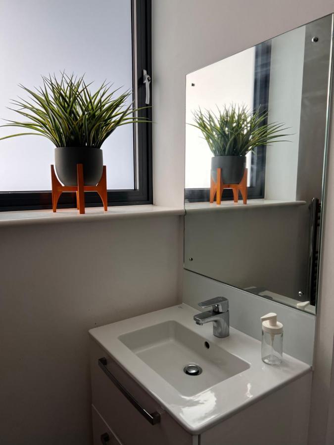 Cotton Apartment Chinatown Central Stay เบอร์มิงแฮม ภายนอก รูปภาพ