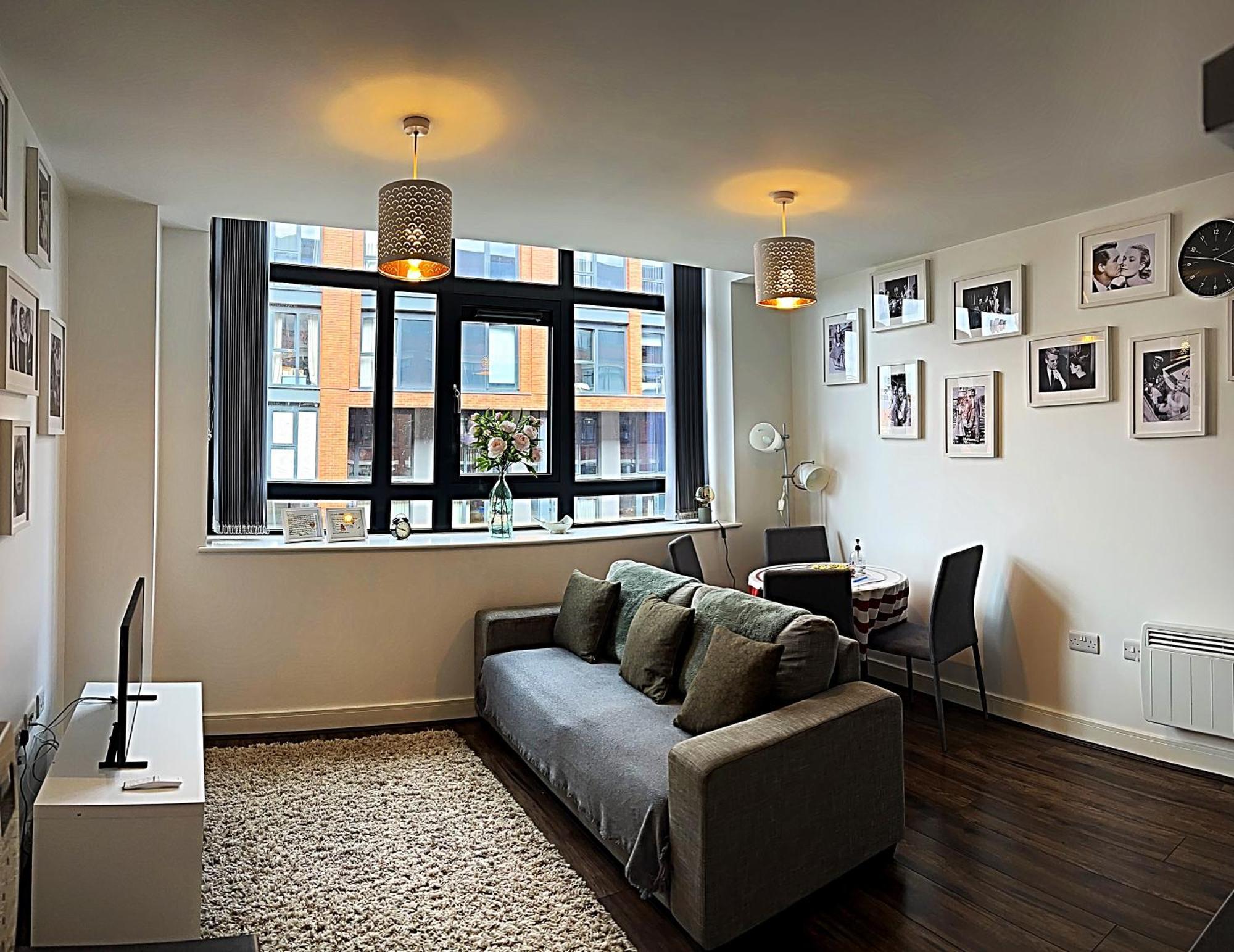 Cotton Apartment Chinatown Central Stay เบอร์มิงแฮม ภายนอก รูปภาพ